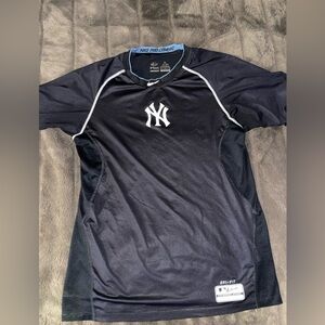 Men’s Nike Yankees Dri-fit shirt